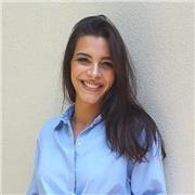 Estudiante de lengua materna italiana, graduada en idiomas en dos Universidades: Universidad de Parma y Modena (3 años +2). Estudié durante seis meses en la Universidad de Oviedo y obtuve el nivel C2 de español. Mi trabajo de fin de grado ha sido publicad